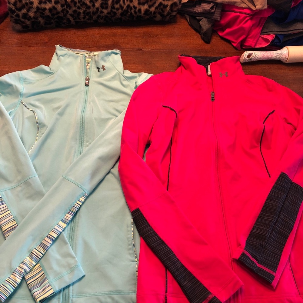 Underarmour studio jacket size m it is for both